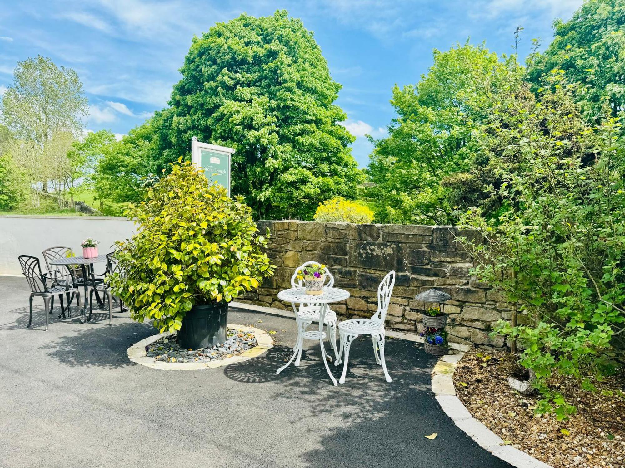 The Old Stone Trough Country Hotel Kelbrook Exterior photo